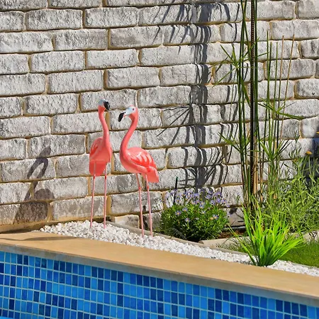 W Pool And Garden 10 Min To In וילה *