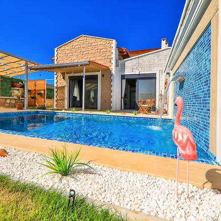 W Pool And Garden 10 Min To In וילה קס